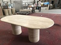 Meubles de salle à manger en pierre naturelle de luxe modernes personnalisés, table ovale avec base cannelée, plateau en travertin beige, hôtel