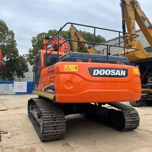 Excavadora Doosan Dx300 usada a la venta enfocada en el componente del motor central - Product Image 6