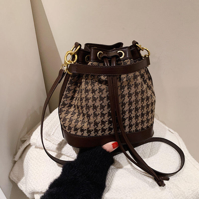 ฟันสุนัข