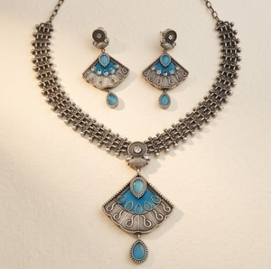 DIVYORO Ensemble de bijoux de créateur avec collier et boucles d'oreilles, motif éventail géométrique en pierre bleue oxydée, bijoux de qualité supérieure - Product Image 2