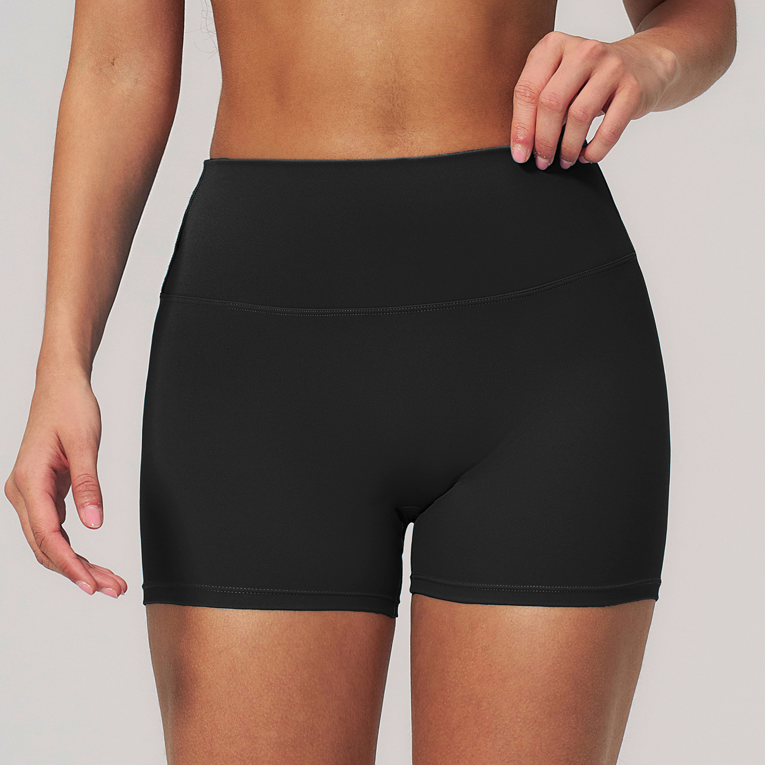 pantalones cortos negros