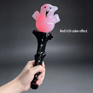 Varita Mágica de Halloween con Luz LED, de Plástico ABS, Funciona con Pilas, Diseño de Fantasma, Calabaza y Dibujos Animados, Ideal para Fiestas - Product Image 3