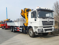 Grue à flèche pliante professionnelle de 10 tonnes montée sur camion avec stabilisateurs pour le chargement et la livraison de marchandises en construction flexible