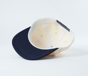 Casquette Snapback personnalisée de haute qualité, 5 panneaux, en coton non structuré, avec logo brodé sur mesure, visière légèrement incurvée. - Product Image 5