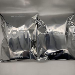 Enveloppes d'expédition en polyéthylène avec logo personnalisé imprimé sur feuille d'aluminium |   Sacs d'expédition pour vêtements |   Argent métallique - Product Image 3