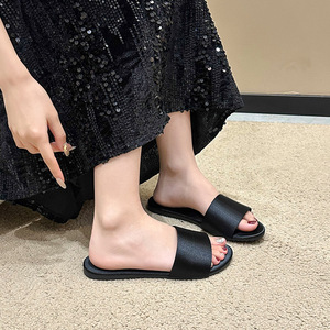 Sandales de luxe pour femmes de haute qualité, chaussures de créateur, en caoutchouc souple, respirantes, en soie, nouvelle conception, pantoufles pour femmes - Product Image 4