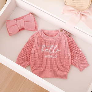 Maglione Ricamato 'Hello World' e Fascia per Capelli Mimixiong, Aggiungi il Nome per un Tocco Personale, Confezione Regalo per Neonata 100% Cotone - Product Image 1