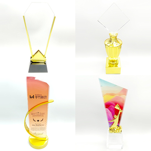 Trofeo de Cristal del Santo <span class=keywords><strong>Grial</strong></span> de la Radiante Santa 2025, Medalla Grabada con Láser, Impermeable, para la Competencia Internacional de Equitación de Alto Nivel - Product Image 3