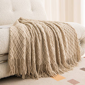 Manta de cama con capucha, suave al tacto, para sofá, dormitorio, cálida, tejida, floral, alegre, para las cuatro estaciones, antiácaros. - Product Image 5