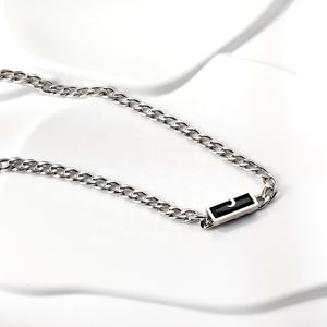 Collar con Colgante de Luna Rectangular de Circonio Negro en Acero Inoxidable, Cadena de Oro de 18K, para Hombre - Product Image 6