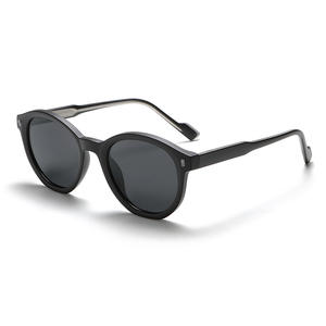Gafas de Sol Grises Jack con Protección UV400, Polarizadas, Montura TR90, Unisex, Estilo Moderno para Exteriores - Product Image 5