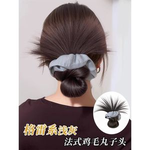 Peluca de moño de plumas para mujer, estilo pinza de garra, moño bajo gris, accesorio de pelo realista - Product Image 4