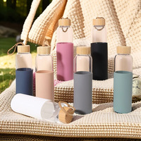 Gobelet de voyage sportif en verre borosilicate résistant aux hautes températures à paroi simple, avec couvercle en bambou et manchon isolant en silicone