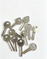 Fournitures professionnelles pour serruriers - Lot de 50 ébauches de clés vierges mixtes pour la pratique et la découpe de clés