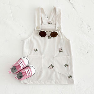 กระโปรงเด็กผู้หญิงลายดอกไม้ปัก สายเดี่ยว สำหรับฤดูใบไม้ผลิและฤดูใบไม้ร่วง ผลิตตามสั่ง ขายส่ง ผ้าลูกฟูก ตกแต่งด้วยดอกไม้สวยงาม - Product Image 4