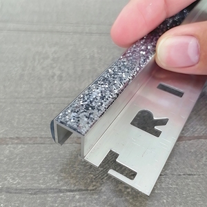 Perfil Decorativo de Metal Dorado Brillante de 2.5m, Tira Plana de Aleación de Aluminio para Decoración de Paredes de Baño - Product Image 5