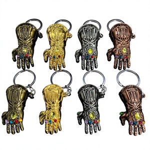 Portachiavi con Moschettone in Lega di Zinco Design Anime Guanti di <span class=keywords><strong>Thanos</strong></span> con Apribottiglie, Ciondolo Regalo - Vendita all'Ingrosso - Product Image 1