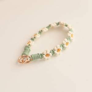 Cinturino da Polso Intrecciato a Mano Puro Bonie Brand 30cm con Design a Fiori Margherita, Catena per Cellulare, Portachiavi a Doppia Testa, Cordino - Product Image 6