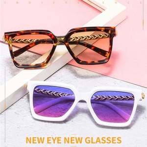 Hot Selling Fashion Luxury <b>Large</b> <b>Frame</b> Lady Sunglasses Gradient Metal Sunglasses UV400 Oversized Square Women Sunglasses 2021 - Product Image 2