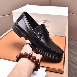 Zapatos de cuero para hombre de diseño personalizado de alta calidad, cómodos para todas las estaciones, estilo clásico formal. - Product Image 3