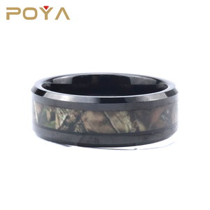 Eya — bague en tungstène noire, Camouflage à bord biseautés, 8mm - Product Image 5
