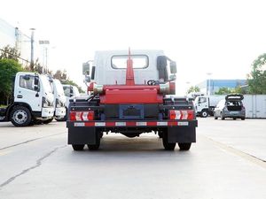 Camión de basura eléctrico Jac 4*2 con brazo gancho para gestión de residuos urbanos, emisiones personalizadas - Product Image 5