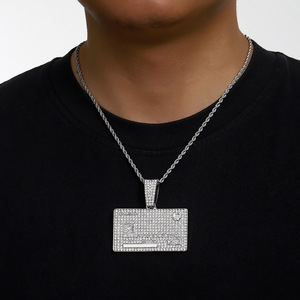 Collares Pesados Personalizados Grandes de Hip Hop Estilo Iced Out con Colgante de Tarjeta de Crédito de Punzón y Cadena Cubana para Disfraces de Hombre - Product Image 6