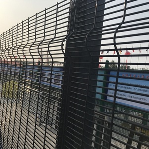 358 Modèle de clôture Porte de prison Moins cher Vente chaude Wir Garde-corps avec pointes Spike Vente en gros Confidentialité 358 Clôture - Product Image 5