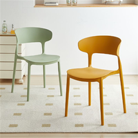 Chaise de salle à manger empilable moderne en polypropylène - Imperméable, écologique, durable, utilisation en extérieur, hôtel et restaurant