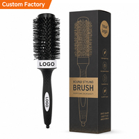 Brosse ronde en céramique avec corps ventilé et poils en nylon résistants à la chaleur pour un séchage professionnel, un volume et une coiffure lisse