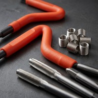 80-teiliges Gcr15/HSS Gewindereparatur-Einsatzkit M5-M12 Metrisches Heli-Coil-Set Werkzeug zur Wiederherstellung Beschädigter Gewinde für Automobil & Maschinenbau