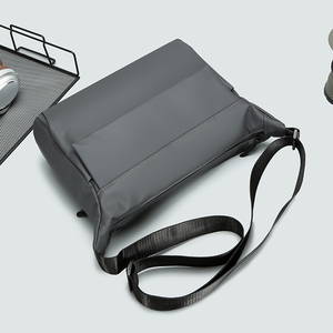 Bolso Bandolera de Hombre de Moda, de Alta Calidad, en Cuero PU Impermeable, con Cierre de Cremallera, Gran Capacidad, para Uso en Exteriores - Product Image 3