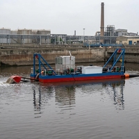 Drague de nettoyage de canaux d'évacuation municipaux, bateau de pompage pour le traitement des eaux usées