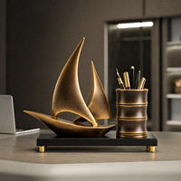 Porte-stylo en résine moderne en forme de voilier, symbole de navigation en douceur, ornement de bureau, décoration de maison