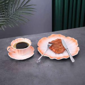 Juego de Taza y Platillo de Café de Cerámica Vintage de 250 ml, Diseño Floral Estilo Americano, Incluye Bandeja y Caja, Ideal para Fiestas y Té de la Tarde - Product Image 4