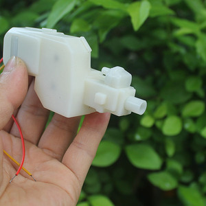 Pompe à eau haute pression avec moteur à aimant permanent 3,7 V pour équipement mécanique - Product Image 1