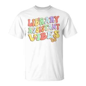 Camiseta Library Assistant Vibes con diseño retro de bibliotecario, primer día de clases - Product Image 1