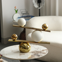 Ornements de boule oscillante en métal de luxe léger, style art moderne, décoration intérieure pour usage domestique et extérieur, emballés en boîte, accessoires pour la maison