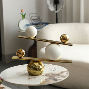Boule de balançoire légère en métal de luxe Ornements de décoration intérieure de style art moderne pour l'intérieur et le <span class=keywords><strong>jardin</strong></span> Boîte emballée Accessoires pour la maison - Product Image 2