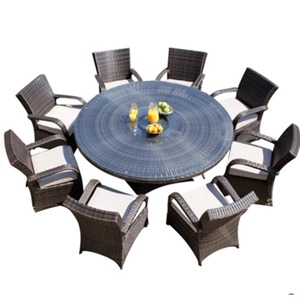 Juego de comedor cómodo e impermeable para exteriores, <span class=keywords><strong>mesa</strong></span> <span class=keywords><strong>y</strong></span> <span class=keywords><strong>sillas</strong></span> de ratán para 2-8 para patio <span class=keywords><strong>y</strong></span> muebles de patio para niños - Product Image 3