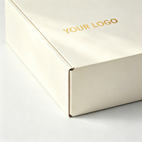 Papier ondulé blanc cassé mat avec logo personnalisé en estampe à chaud dorée pour boîte ondulée imprimée sur mesure