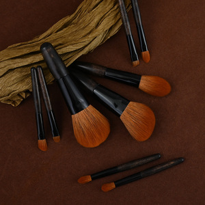 Set de 9 Brochas de Maquillaje de Pelo de Ardilla con Vástago Negro, Suaves para Corrector, Polvo, Colorete, Iluminador, Rostro, Ojos y Sombra de Ojos - Product Image 4