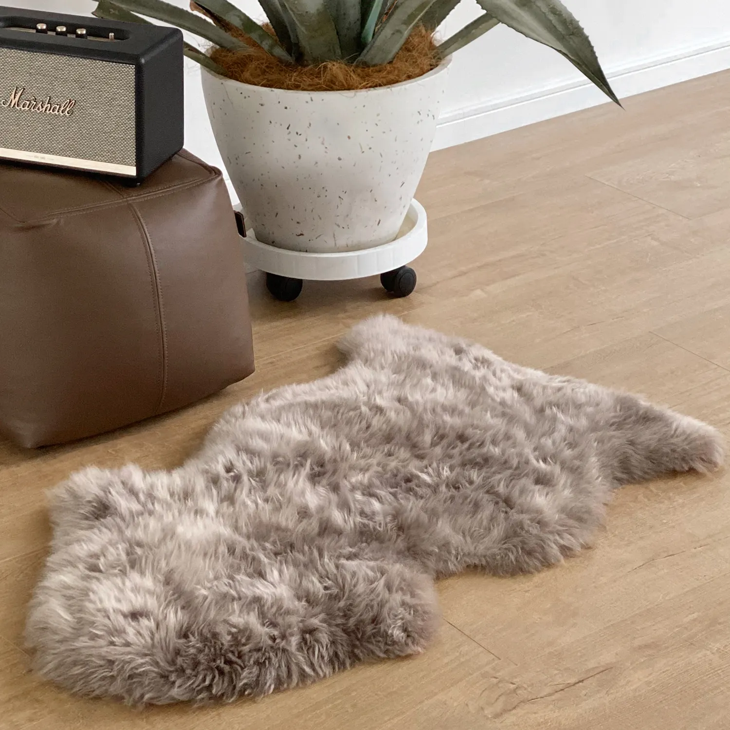 Karpet Bulu Mewah Super Lembut untuk Ruang Tamu Kamar Tidur Karpet Berbulu Kustom Mewah Karpet Bulu Domba dan Karpet