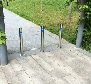 Borne de sécurité fixe en acier inoxydable anti-collision, ronde 130 mm, série 300, finition BA sans soudure pour entrées d'écoles, hôpitaux et administrations - Product Image 3