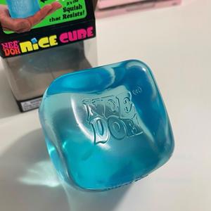 A Best-selling Large Ice Cube, a Powerful Stress-relieving Gadget, a <b>Small</b> Stress-relieving Toy, and a Popular Online Toy - Product Image 4
