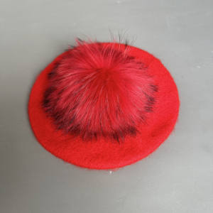 Design classique enfants béret chapeau avec <span class=keywords><strong>pompon</strong></span> en fourrure de raton laveur véritable hiver fille béret en laine multicolore avec <span class=keywords><strong>pompon</strong></span> en fourrure de renard - Product Image 5