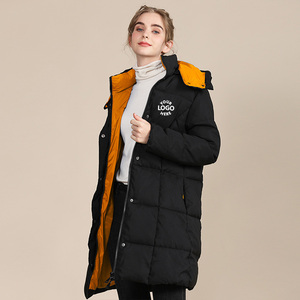 Veste matelassée d'hiver pour femmes personnalisée de haute qualité avec <span class=keywords><strong>capuche</strong></span> Trenchs épais et longs pour femmes - Product Image 2
