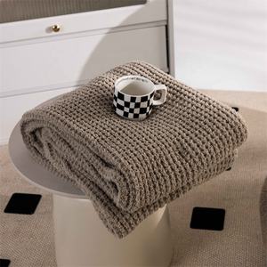 El fabricante vende directamente mantas tejidas de colores puros con alta rentabilidad. - Product Image 3