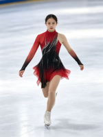 Robe de patinage artistique à col haut et manches longues, dégradé noir et rouge, dos ouvert en maille, ornée de strass, pour compétition et spectacle