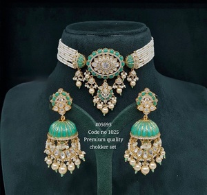 Ensemble collier choker Kundan victorien 05695 avec boucles d'oreilles assorties pour femmes, bijoux pour occasions festives et mariages - Product Image 2